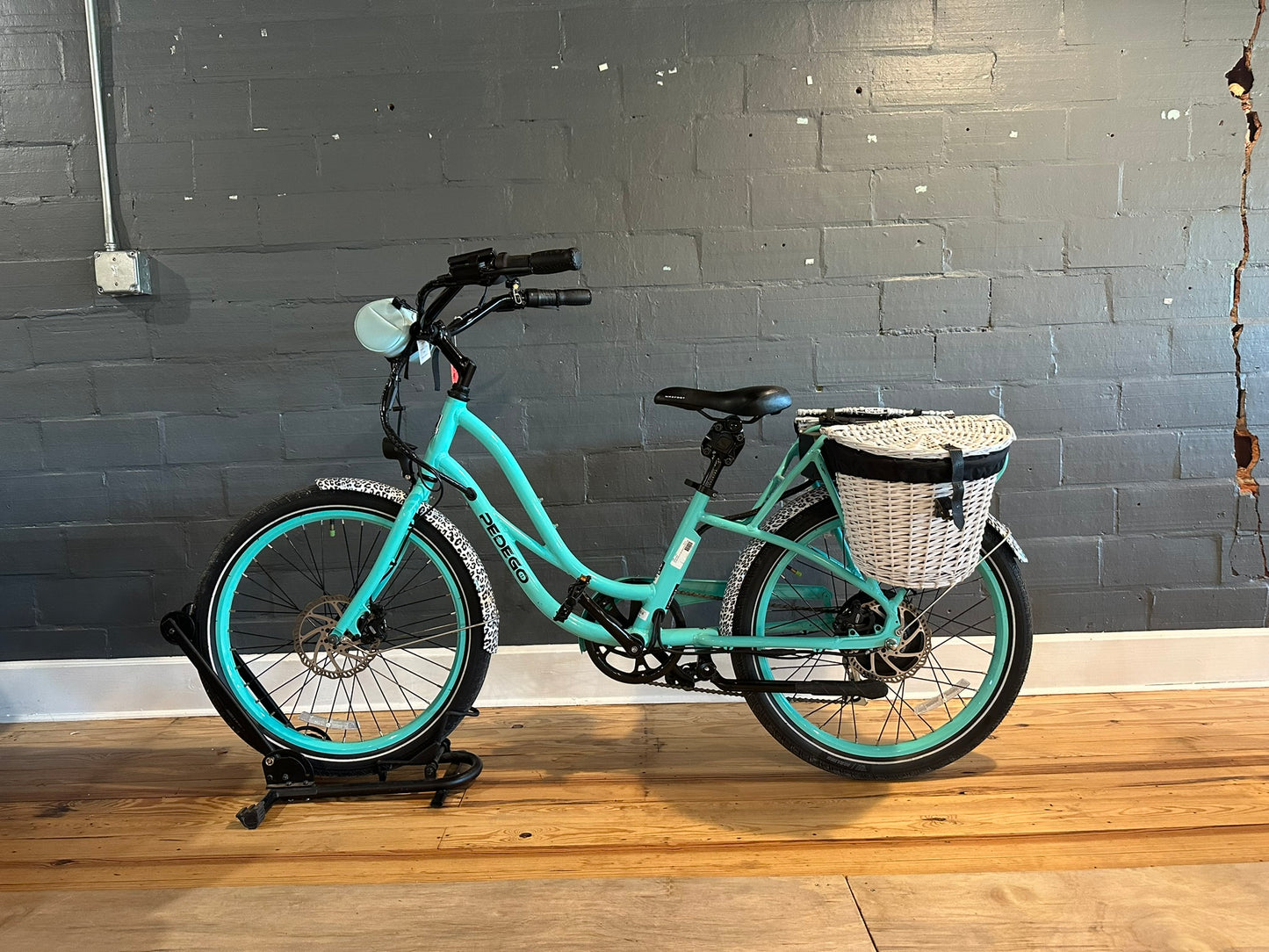 Pedego Interceptor 24"