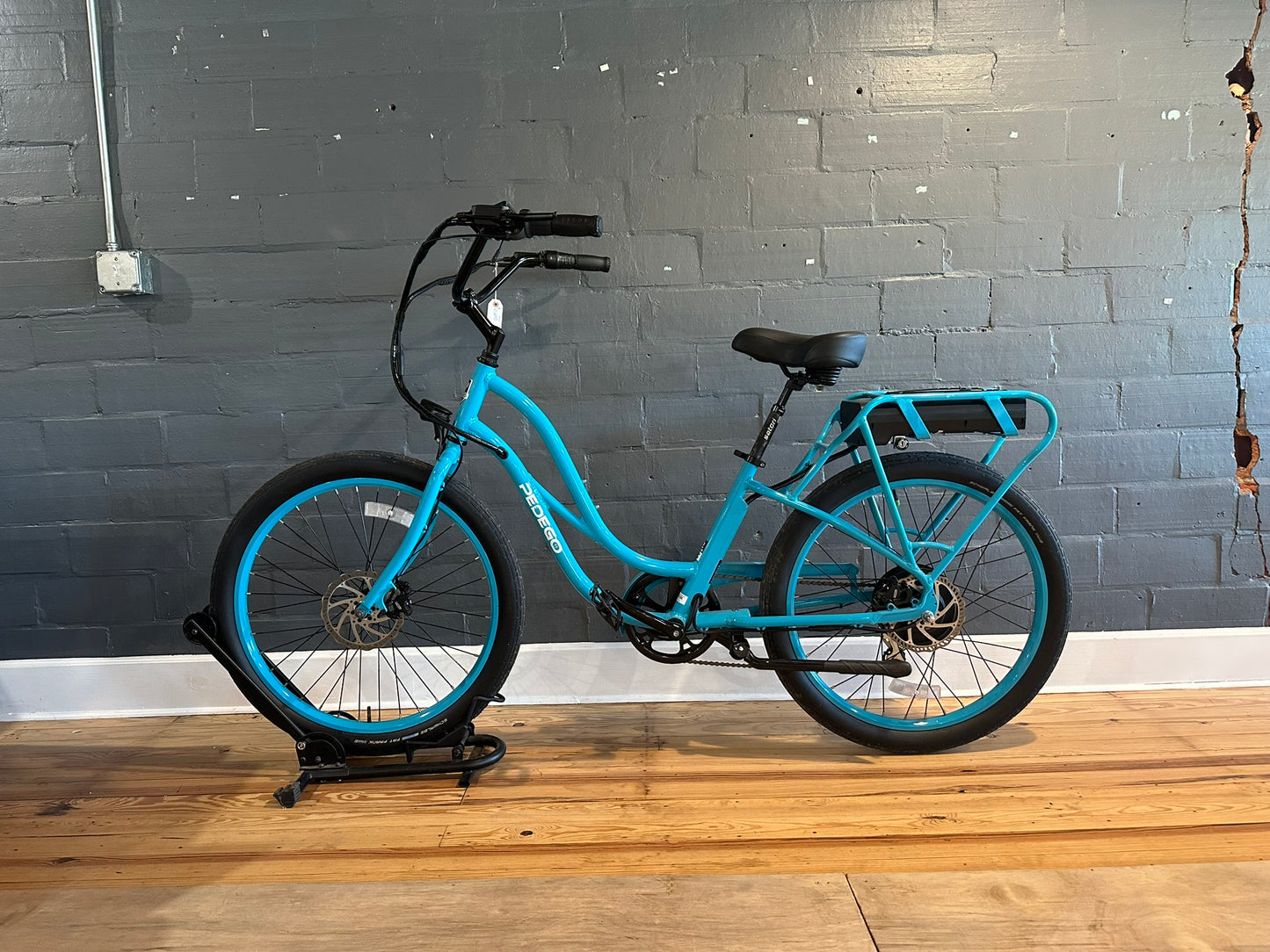 Pedego Interceptor 26"